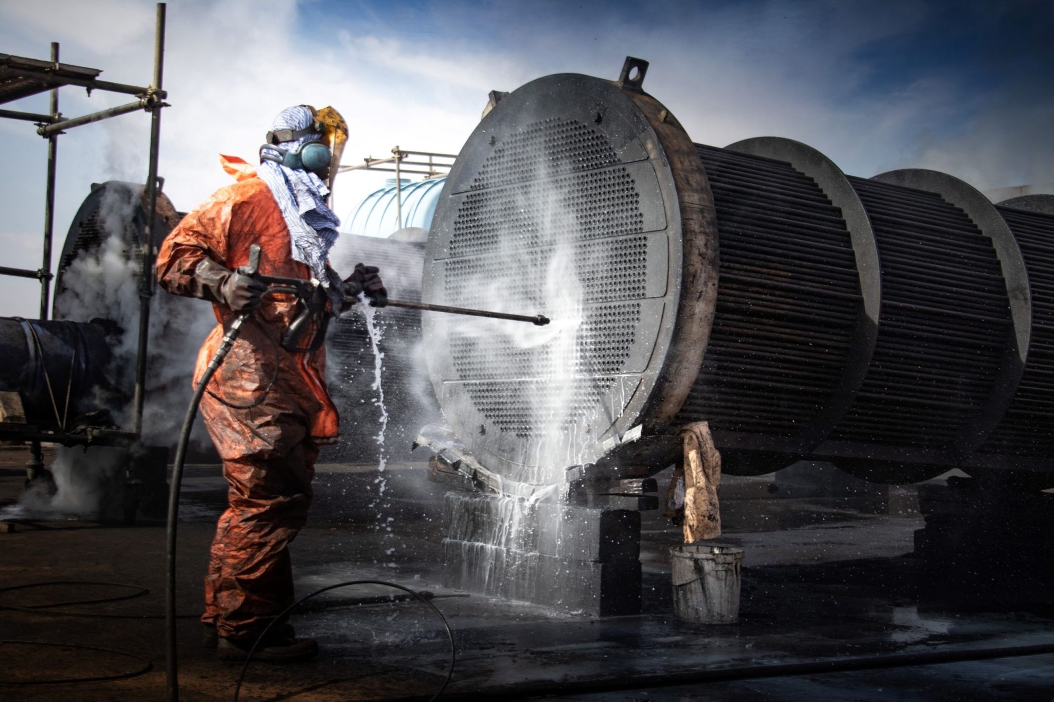 High-pressure hydro-jetting for industrial cleaning